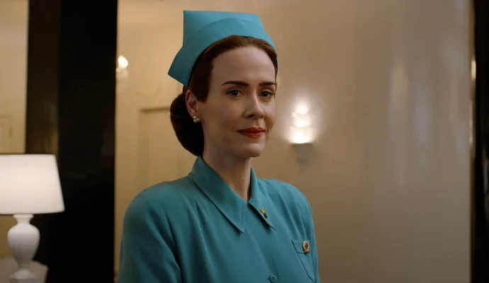 Сара Полсон сходит с ума подобно своим пациентам в трейлере сериала «Сестра Рэтчед»
